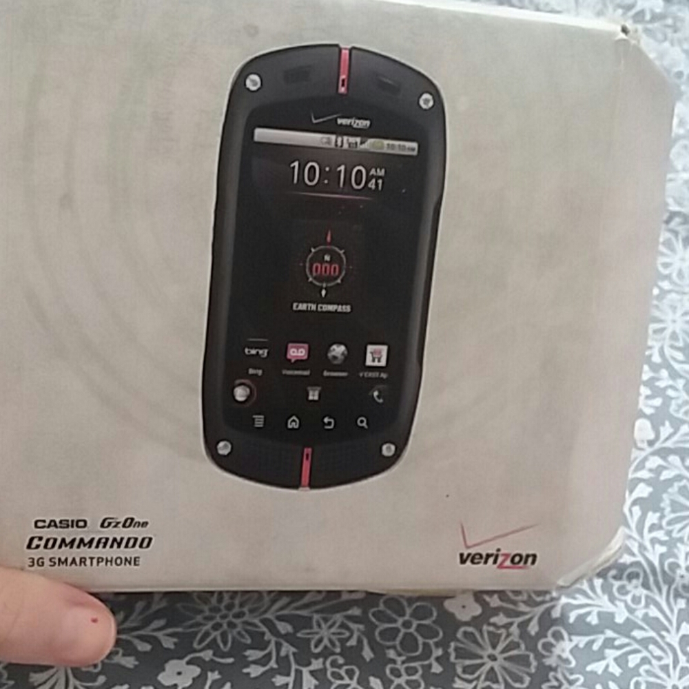 Final dropNew Casio Gz One Commando 3G smartphone